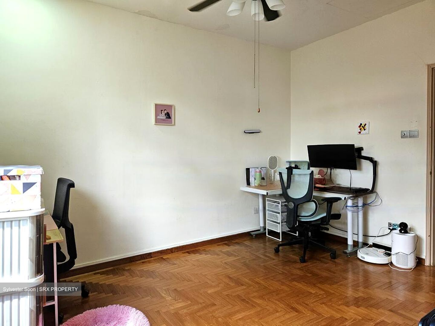 Flora Road (D17), Terrace #463038961